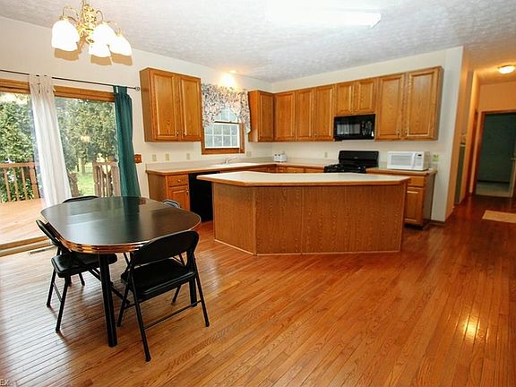 5th image of 16771 Willow Wood Dr