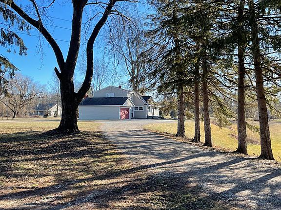 5th image of 56590 Hayes Rd
