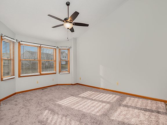 4th image of 9132 Tamarack Dr
