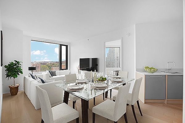 1st image of 10 City Pt APT 28K