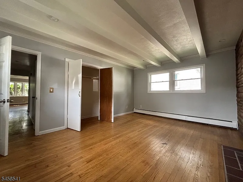 3 bed, 2.0 bath, $2,500 — Photo 2
