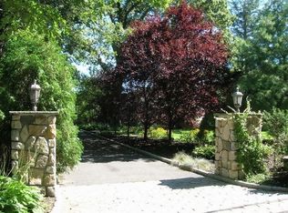 59 Greenhills Rd, Huntington Station, NY 11746