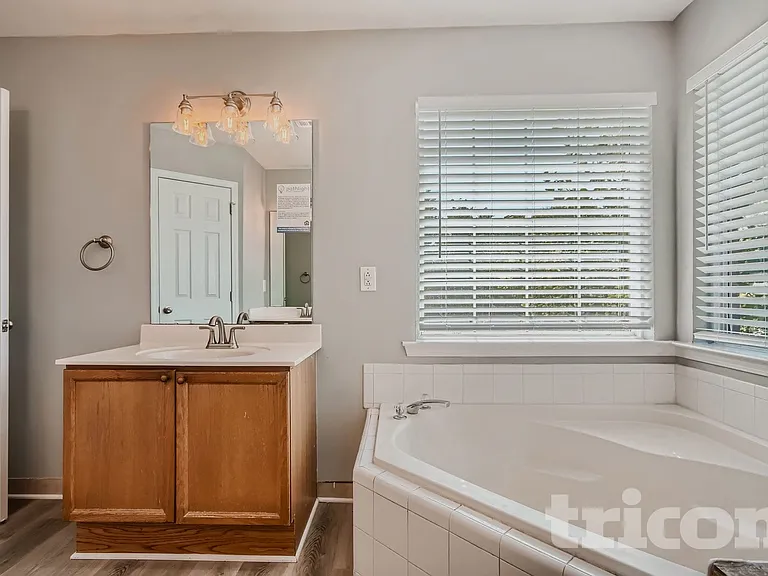 4021 Raccoon Run Ct — Photo 27