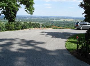 2450 Sky Top Trl, Dover, PA