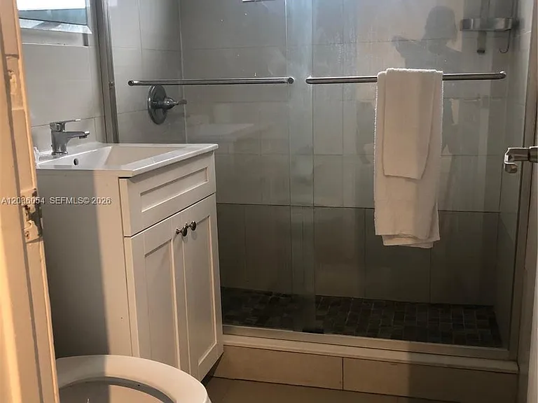 911 Meridian Ave #105 — Photo 22