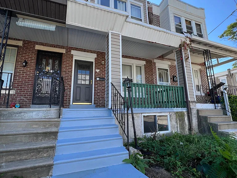 218 E Dorset St — Photo 2