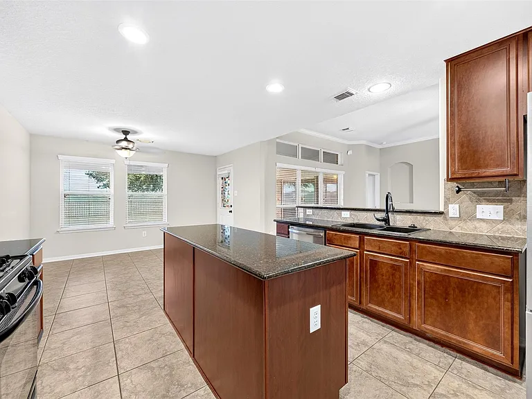 18631 Cypress Lake Village Dr — Photo 10