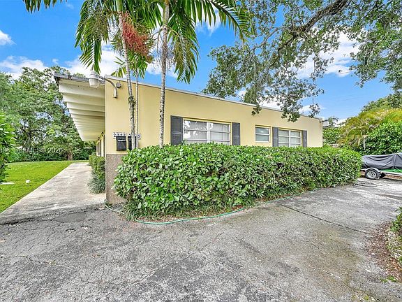 4th image of 2225-2235 SW 62nd Ct #2225