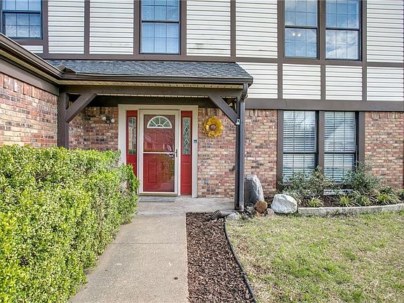 2nd image of 2521 Bentley Dr