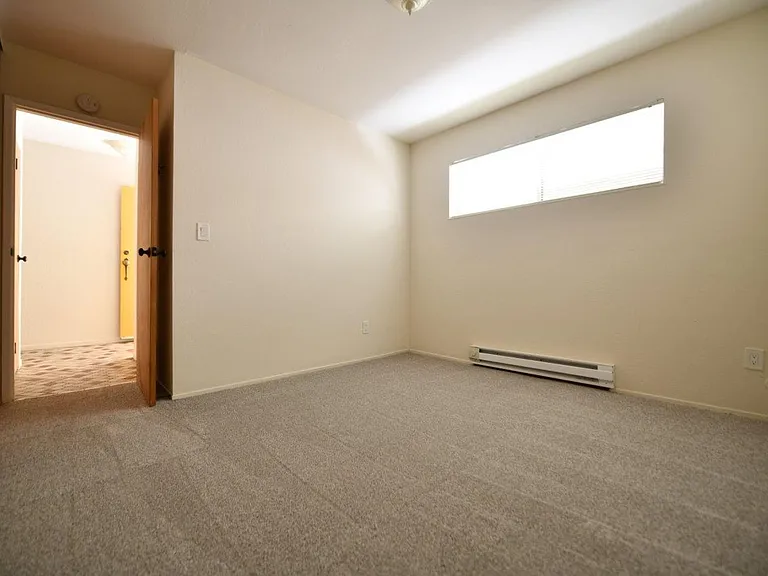 2537 Regent St — Photo 11