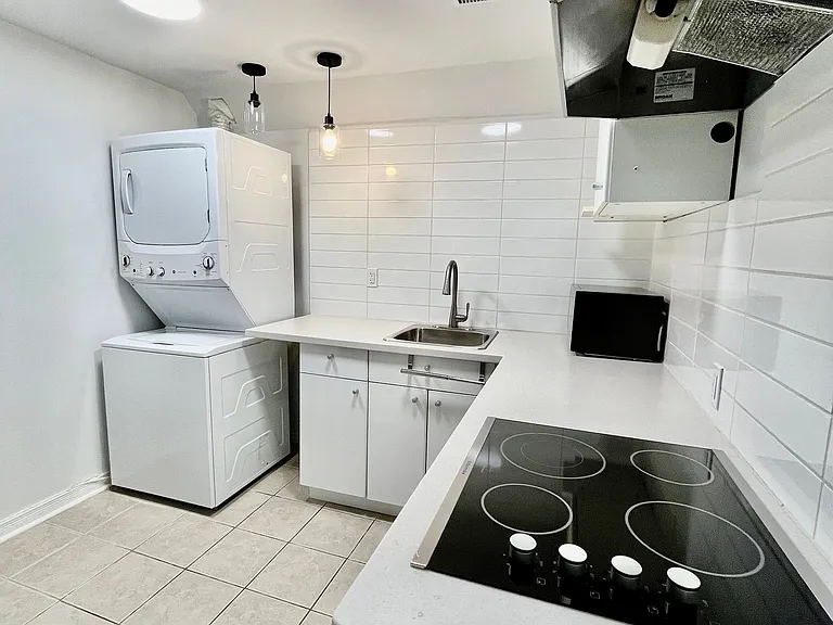 5 King William Cres #BASEMENT — Photo 6