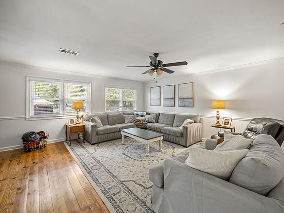 4th image of 285 Air Acres Way