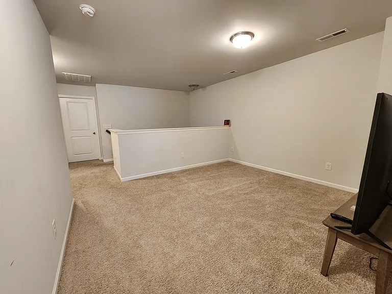 704 Riley Ln — Photo 17