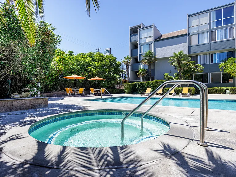 Windward Village Apartments — Photo 49