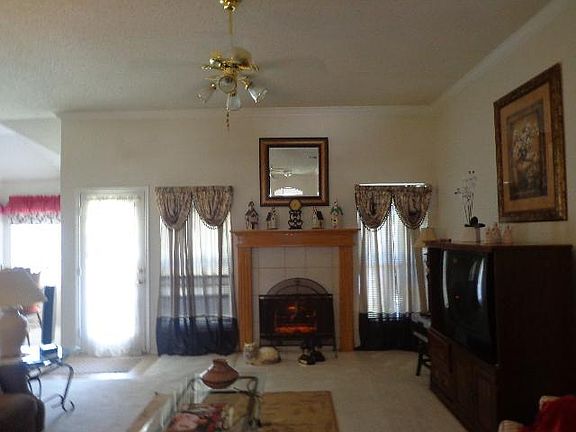 2nd image of 940 Rolling Meadows Dr