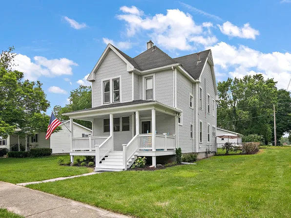 211 N Maple St, Grant Park, IL 60940