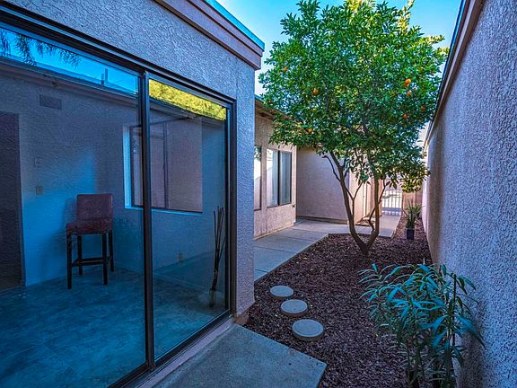 3rd image of 2448 N Palo Hacha Dr