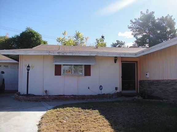 2nd image of 681 Vista De Loma