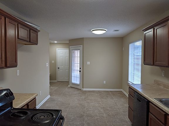 4th image of 9343 Acadia Pl