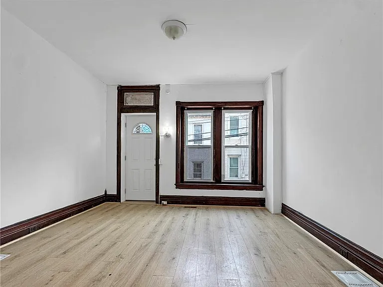 328 N Law St — Photo 11