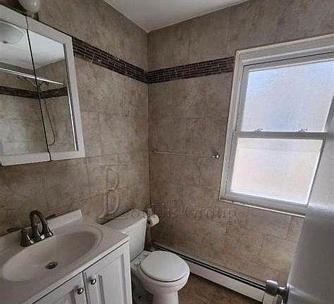 5th image of 537 E 139th St #A