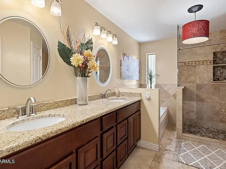 6339 E Claire Dr — Photo 10