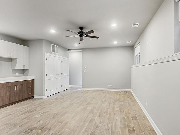4th image of 6204 S Kimbark Ave #6204