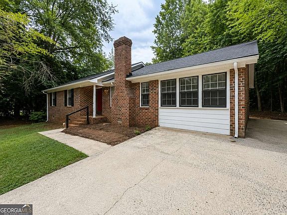 2nd image of 175 Woodberry Ct