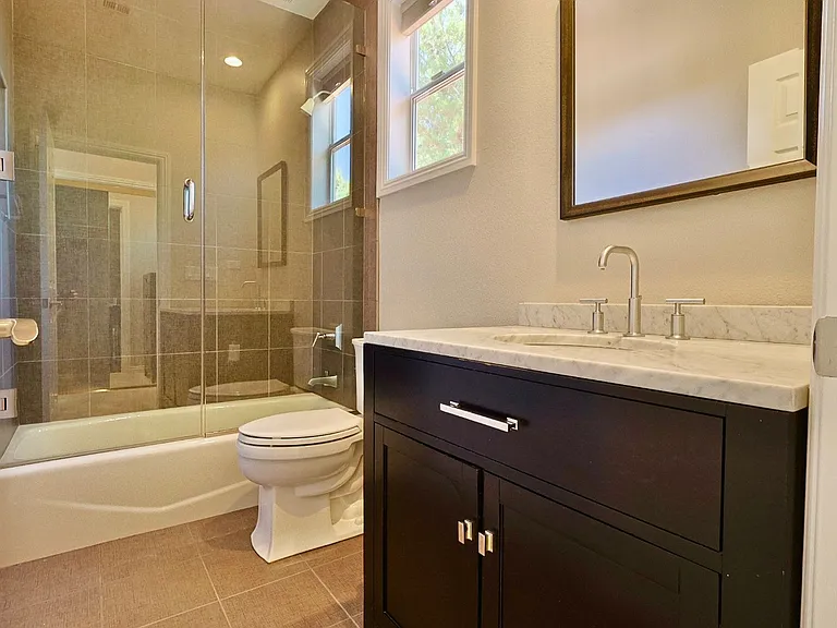 12047 Oakland Hills Dr — Photo 59