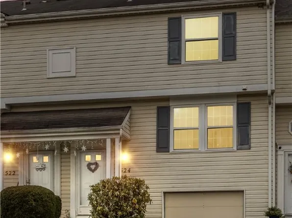 2524 Hawthorne Dr, Oakdale, PA 15071