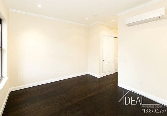 5th image of 110 Bedford Ave #0A