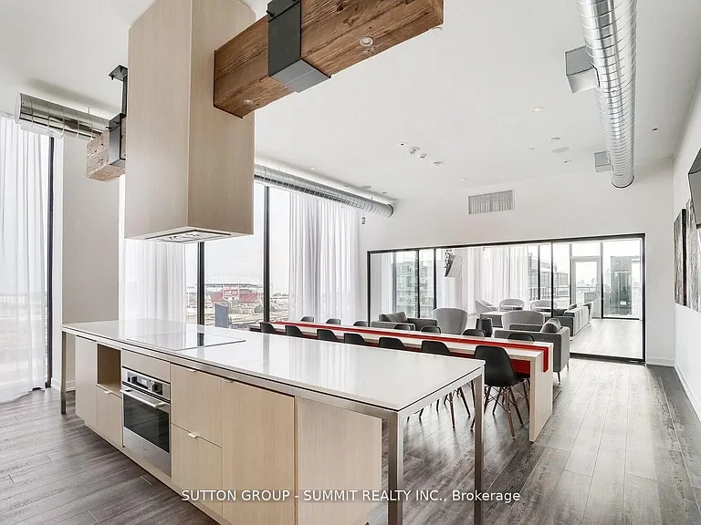 135 E Liberty St N #1507 — Photo 24