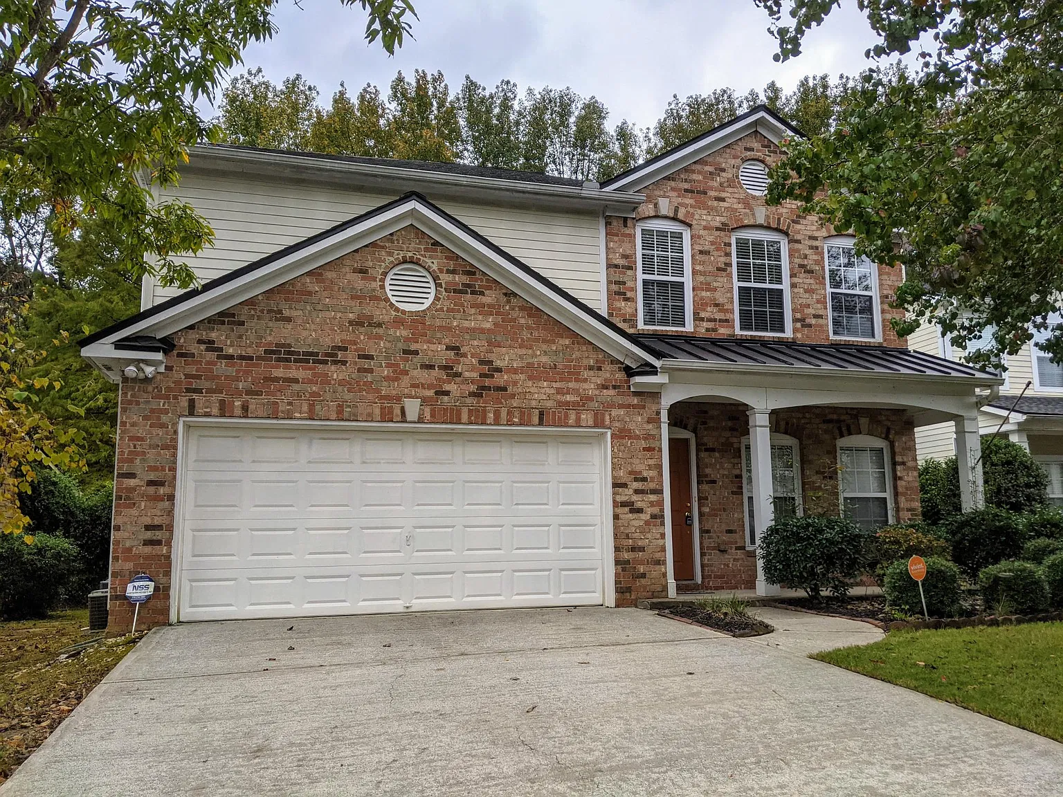 4 bed, 2.5 bath, 2200 sqft, $2,600 — Photo 1