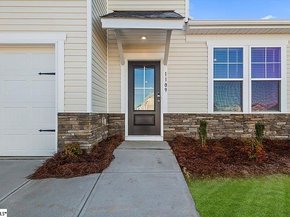 2nd image of 1320 Skytop Dr