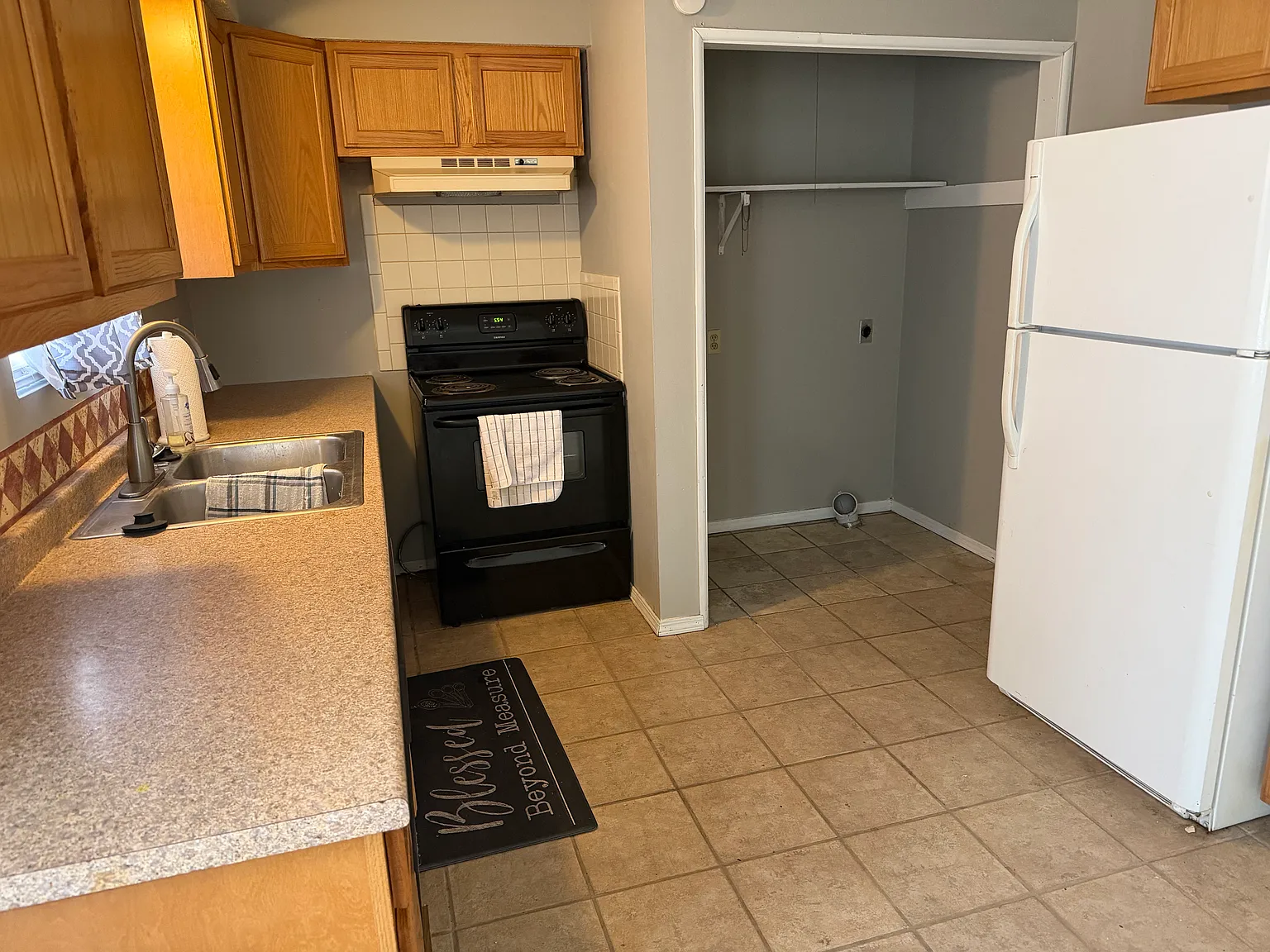 2 bed, 1100 sqft, $975 — Photo 3