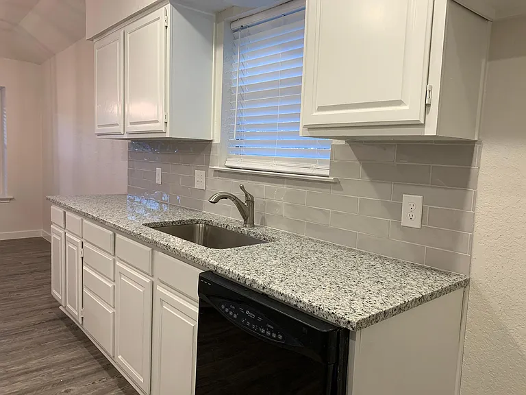 6836 Megan Ln — Photo 17