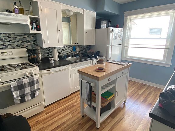 4th image of 14707 Clifton Blvd