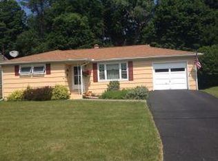 318 Doyleson Ave, Endwell, NY 13760