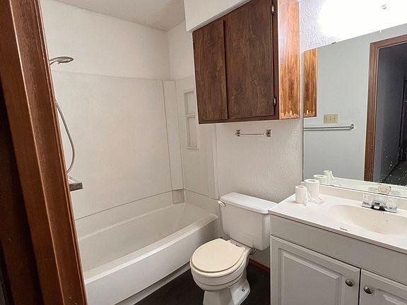 3rd image of 2902 NW 46th St Unit A