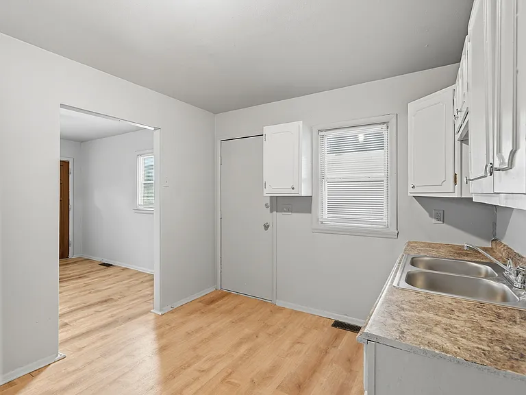 4354 Norwaldo Ave — Photo 8