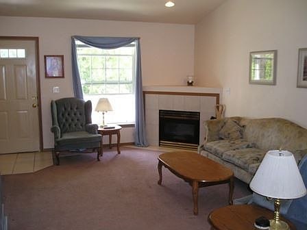 3rd image of 1660 Vine Maple Ln