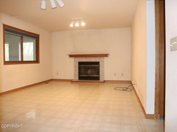 8045 Country Meadow Cir, Anchorage, AK 99502