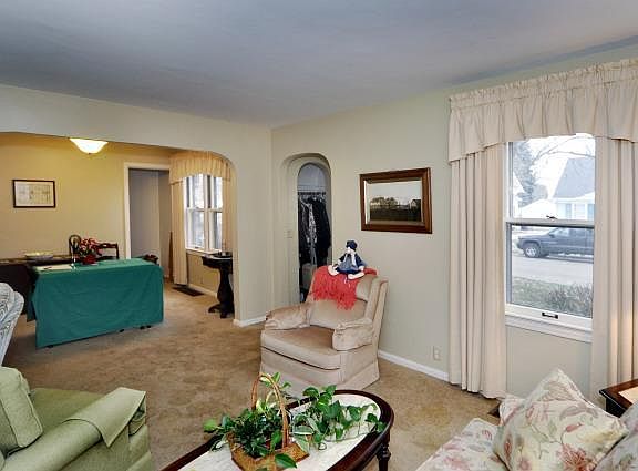 4th image of 3018 Lowell St