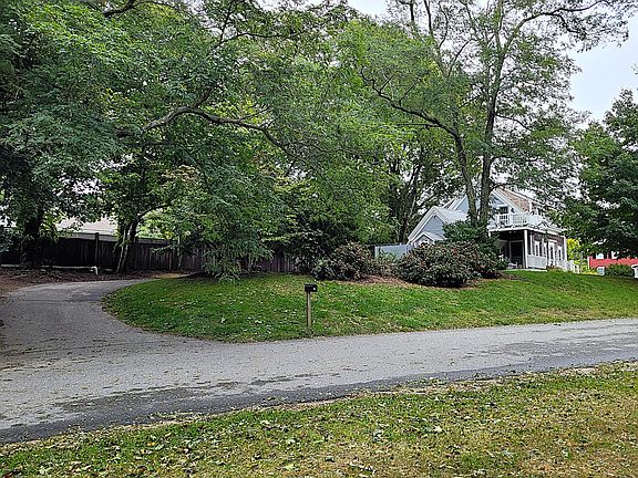 3rd image of 6 Crocker Lane