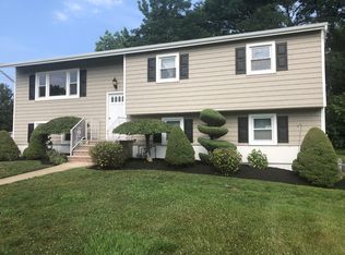 23 Claridge Dr, Middletown, NJ 07748