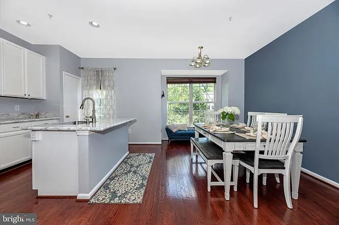 124 Cavenrock Ct — Photo 18