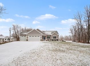 671 Leonard St NW, Grand Rapids, MI 49534