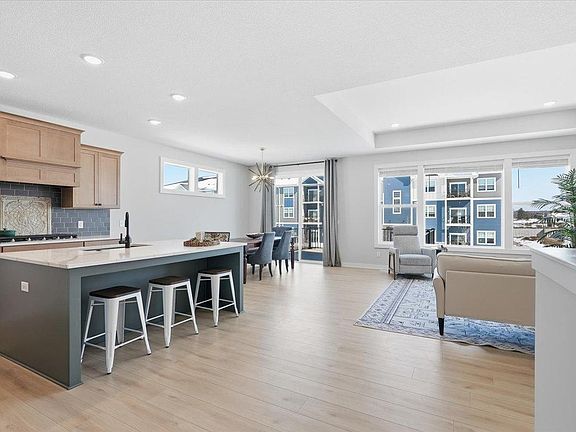 4th image of 634 Elizabeth Way