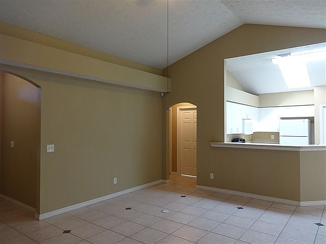 2nd image of 412 SE Evans Ave