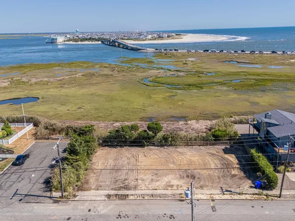 585 7th St, Avalon, NJ 08202